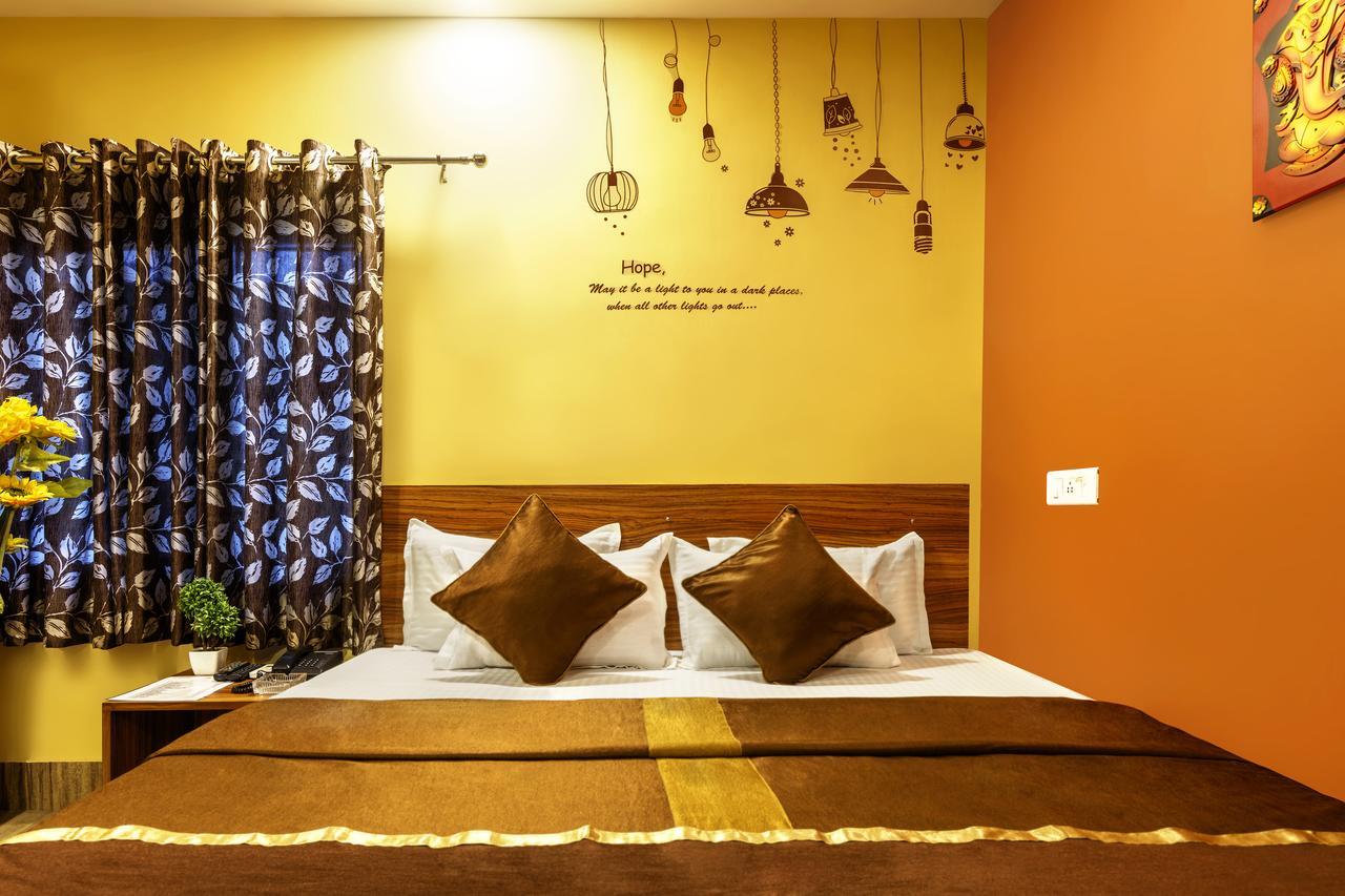 The Silverline Hotel Calcutta Buitenkant foto